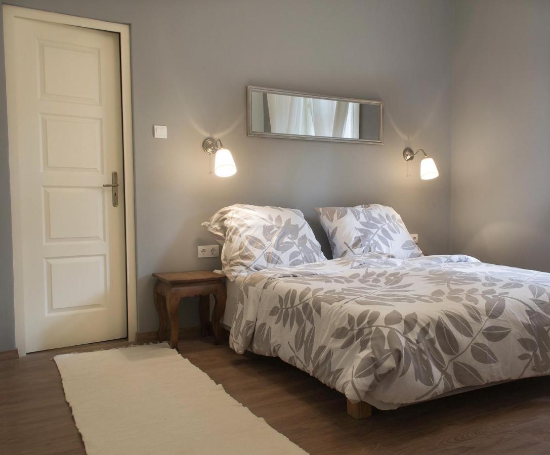 Adorable, Cosy Apartment At The Heroes' Square بودابست المظهر الخارجي الصورة